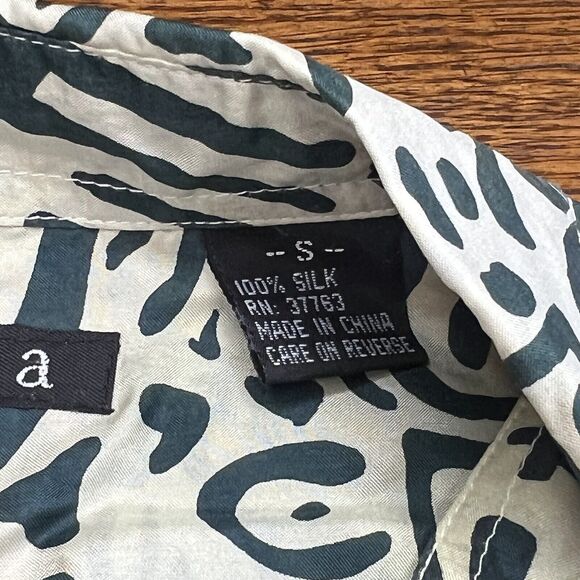 Vintage EXCETERA 90's 100% SILK MENS BUTTON DOWN Short Sleeve SIZE Small - Picture 4 of 8